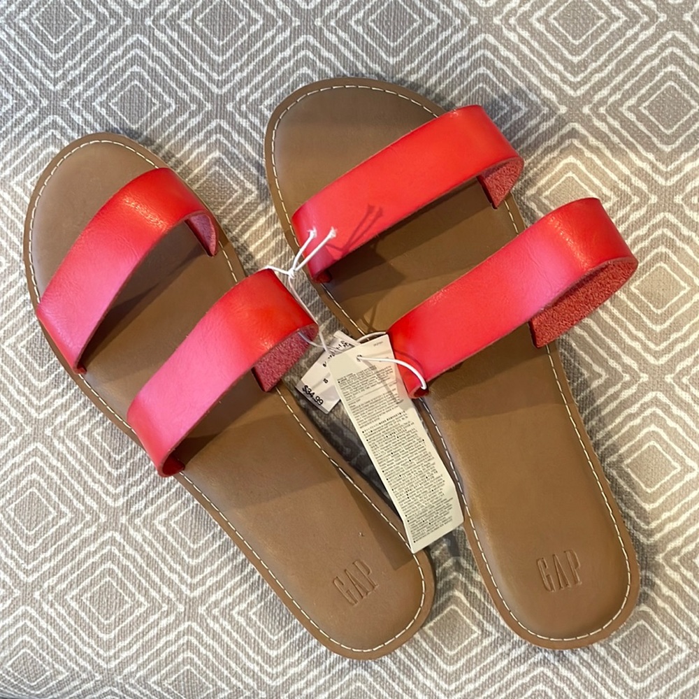 NEW WITH TAGS GAP SANDALS - Red size 10